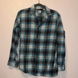 Uniqlo cotton plaid flannel button down M